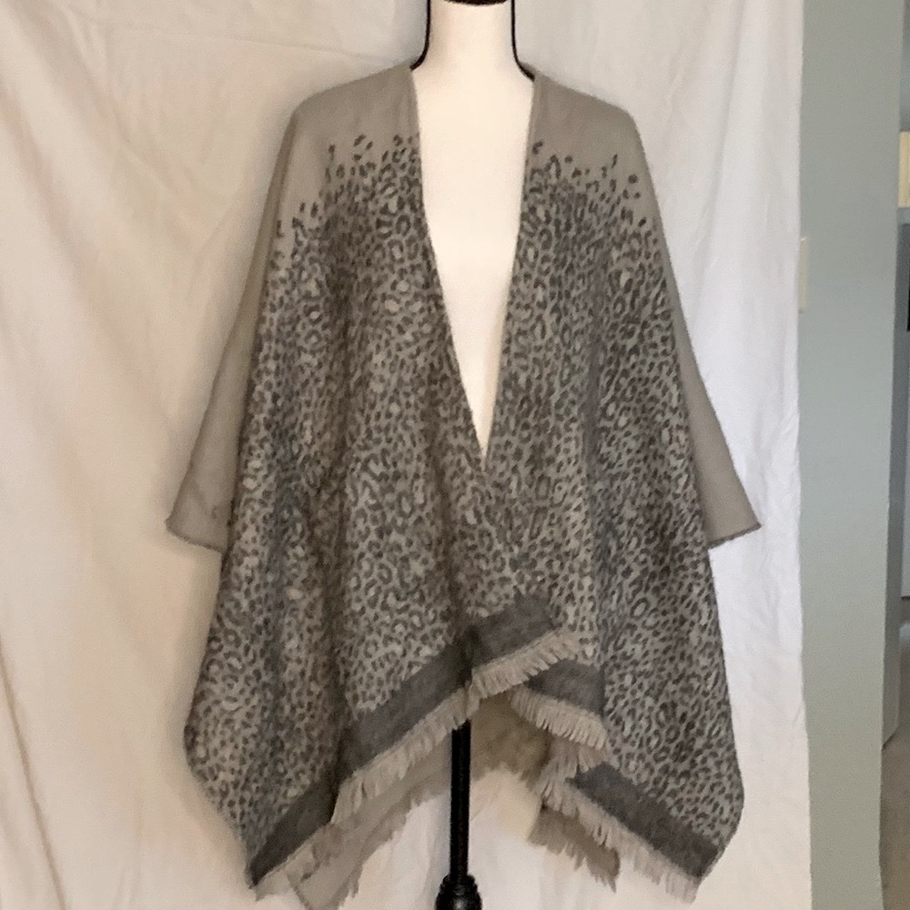Cheetah Wrap with Pockets